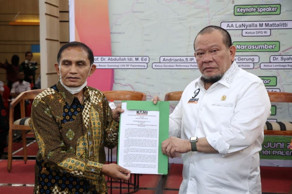 Ketua DPD RI AA LaNyalla Mahmud Mattalitti bersama ketua lembaga kajian publik Sabang Merauke Circle Syahganda Nainggolan