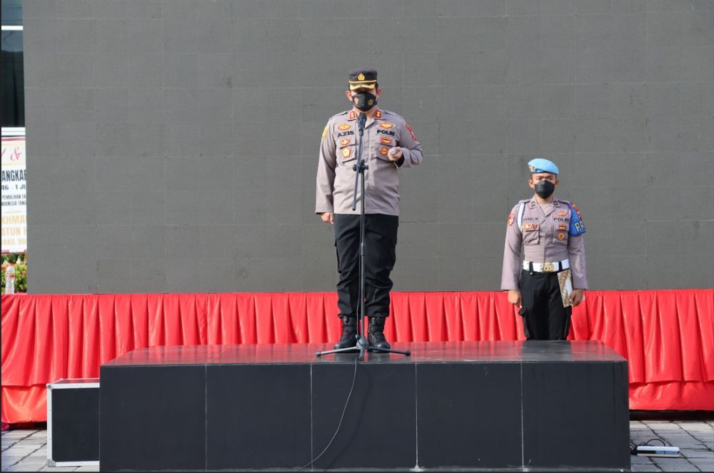Kapolres Gresik AKBP Mochamad Nur Azis saat upacara menyampaikan pesan Kamtibmas