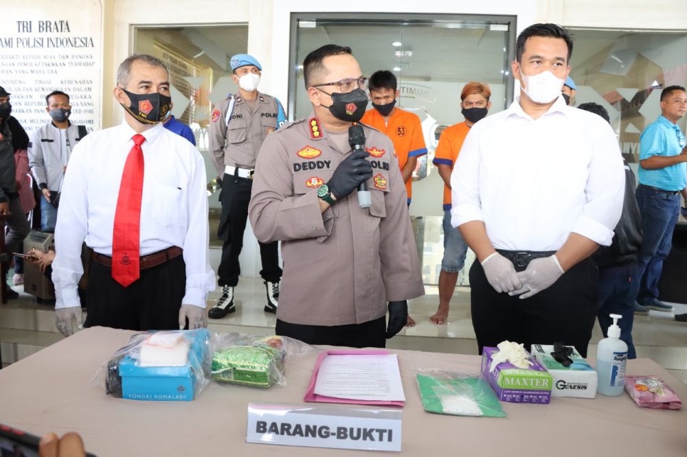 Satresnarkoba Polresta Banyuwangi amankan tersangka beserta barang buktinya