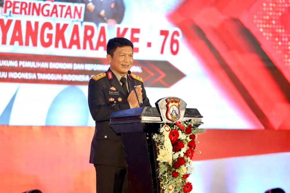 Kapolda Jatim Irjen Pol Dr Nico Afinta saat memberikan sambutan 