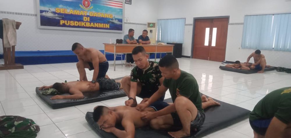 Siswa jas pusdikbanmin Lattek support massage