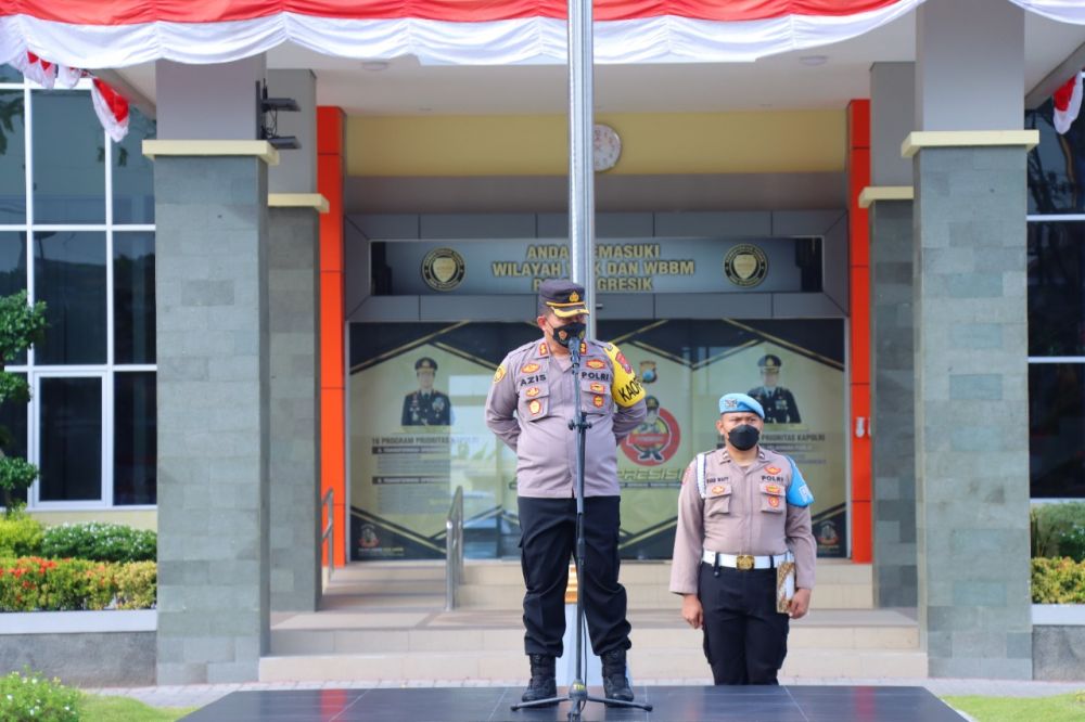 Kapolres Gresik AKBP Mochamad Nur Azis saat apel pagi