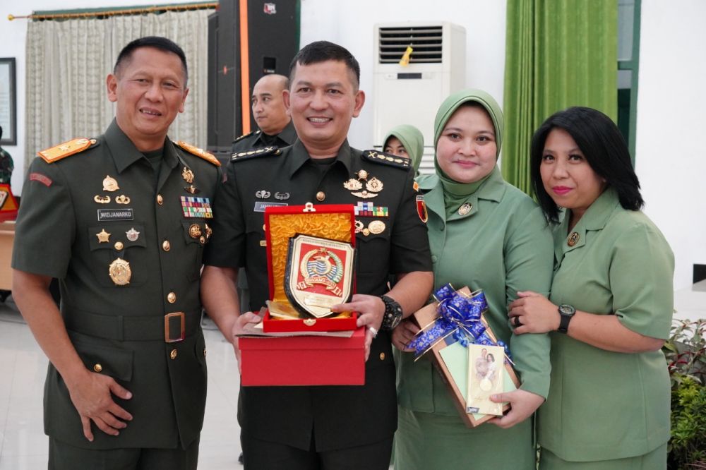 Danrem 084/BJ Brigjen TNI Widjanarko saat pimpin Sertijab