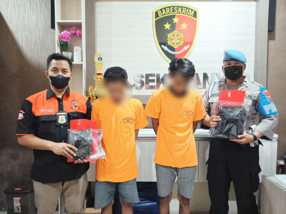Tersangka diamankan Polisi beserta barang buktinya
