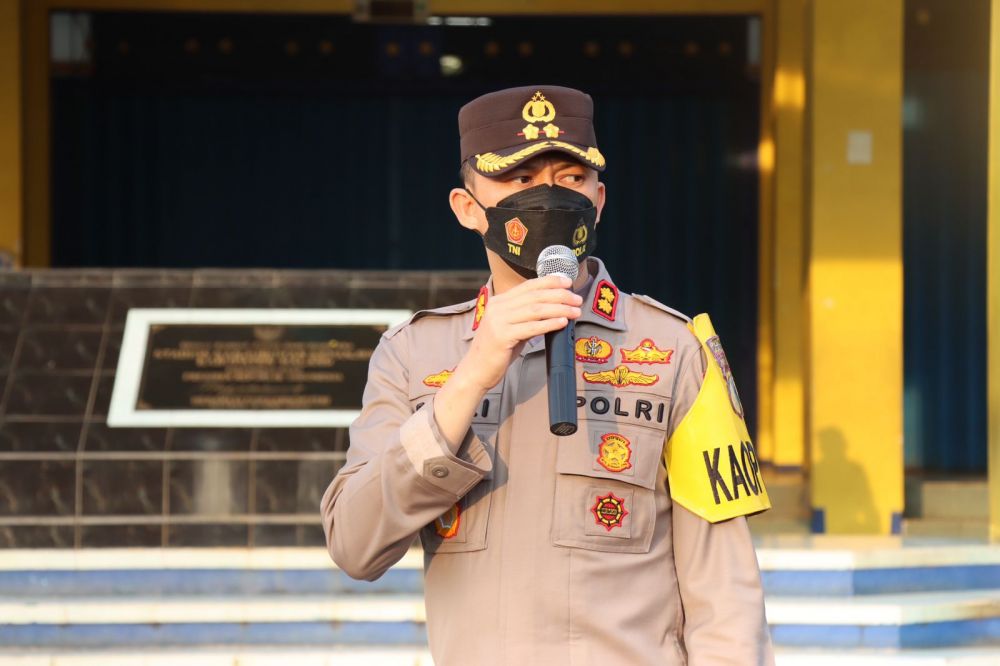 Kapolres Malang AKBP Ferli Hidayat saat memberikan sambutan