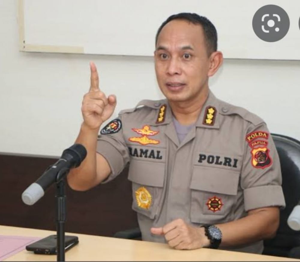 Kabid Humas Polda Papua Kombespol Drs. Ahmad Musthofa Kamal saat memberikan keterangan