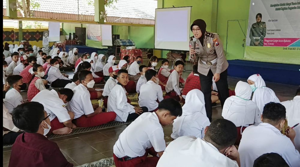Satlantas Polres Gresik edukasi siswa sejak dini