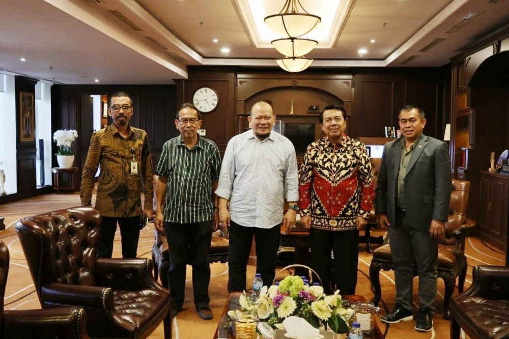 Ketua DPD RI AA LaNyalla Mahmud Mattalitti saat temui ketua MA RI