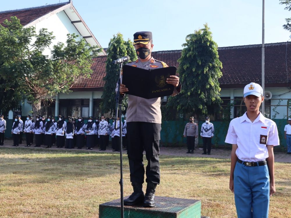 Wakapolres Tulungagung Ajak Generasi Muda Wujudkan Program Selaras, Tanamkan Sikap Disiplin di Sekolah
