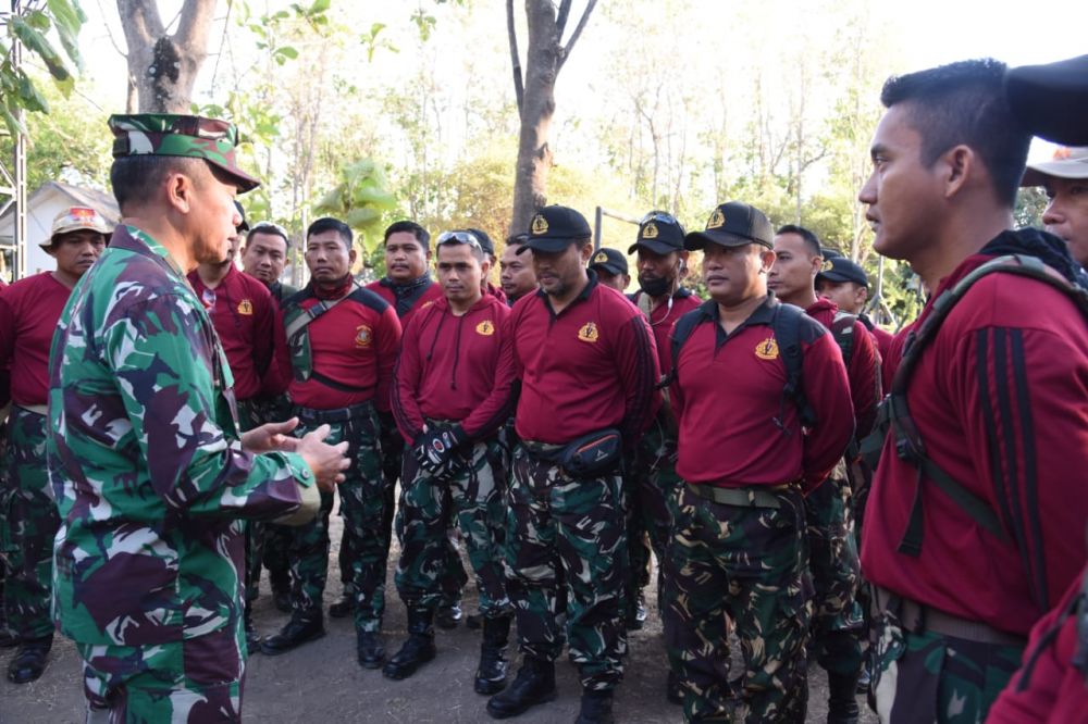 Wadan Kodiklatal Laksamana Pertama TNI Rachmad Jayadi saat tinjau siswa Dikko