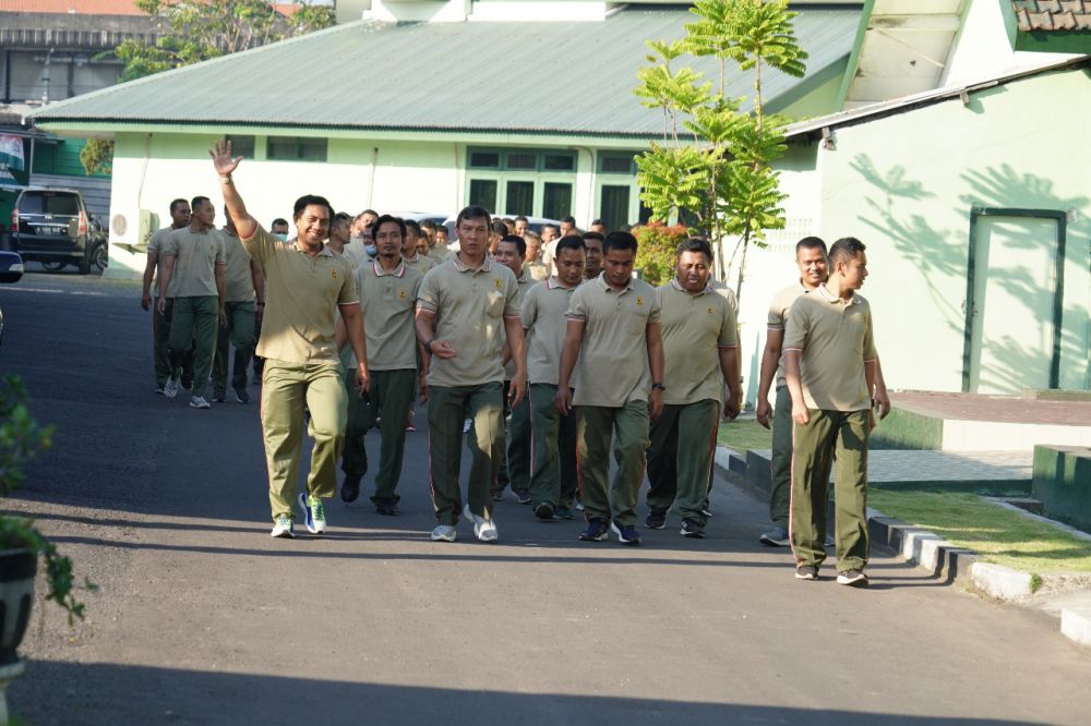 Danrem 084/BJ Brigjen TNI Widjanarko bersama prajurit dan PNS serta Persit KCK