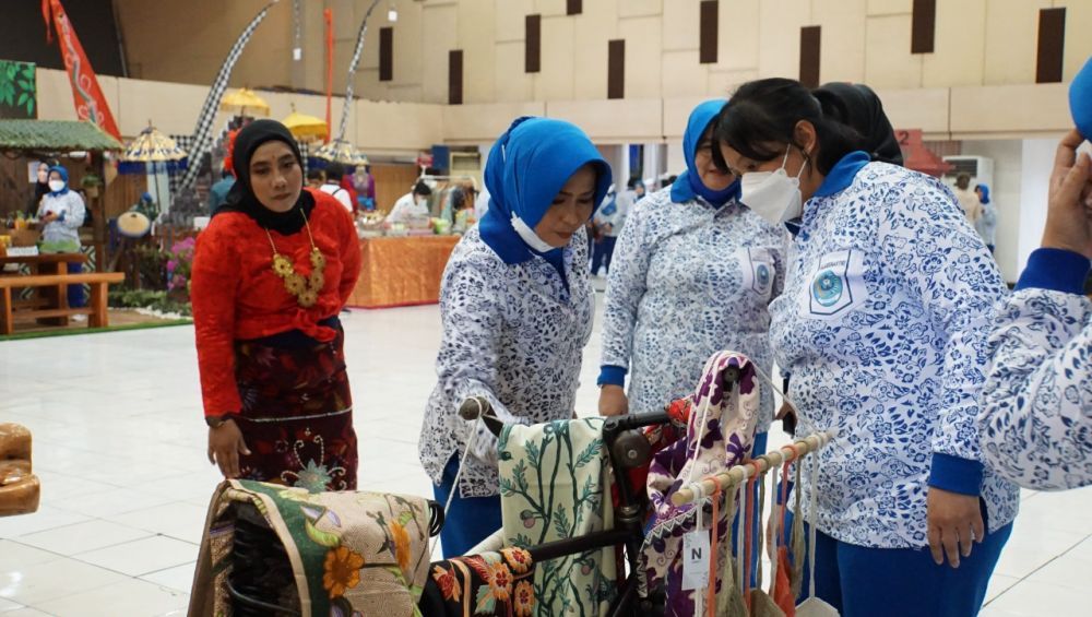 Dalam Rangka Hut Ke 76 Gabungan Jalasenastri Kodiklatal Gelar Lomba