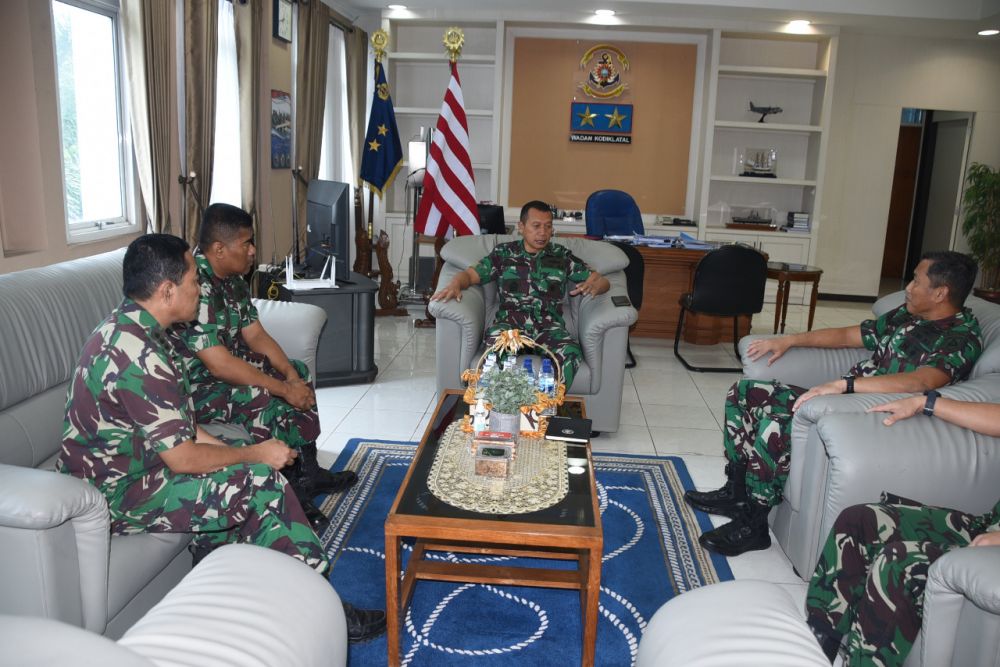 Wadan Kodiklatal Laksamana Muda TNI Rachmad Jayadi saat terima kunjungan Komandan STTAL Laksamana Pertama TNI Mukhlis