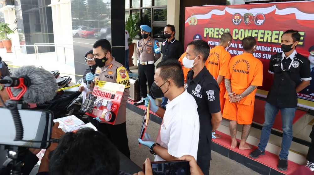 Saat konferensi press di Mapolres Sumedang.