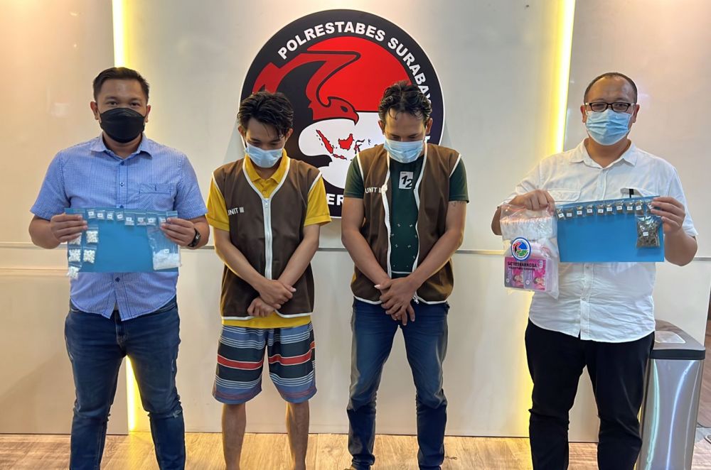 Polrestabes Surabaya amankan tersangka beserta barang buktinya