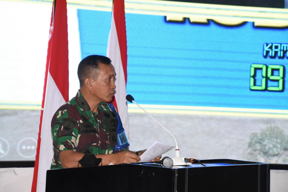 Dirlat Kodiklatal Brigjen TNI Marinir Widodo saat memberikan sambutan