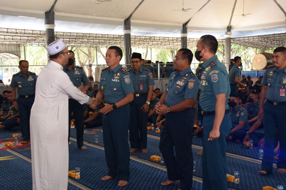 Wadan Kodiklatal Laksamana Muda TNI Rachmad Jayadi saat peringati tahun baru Islam