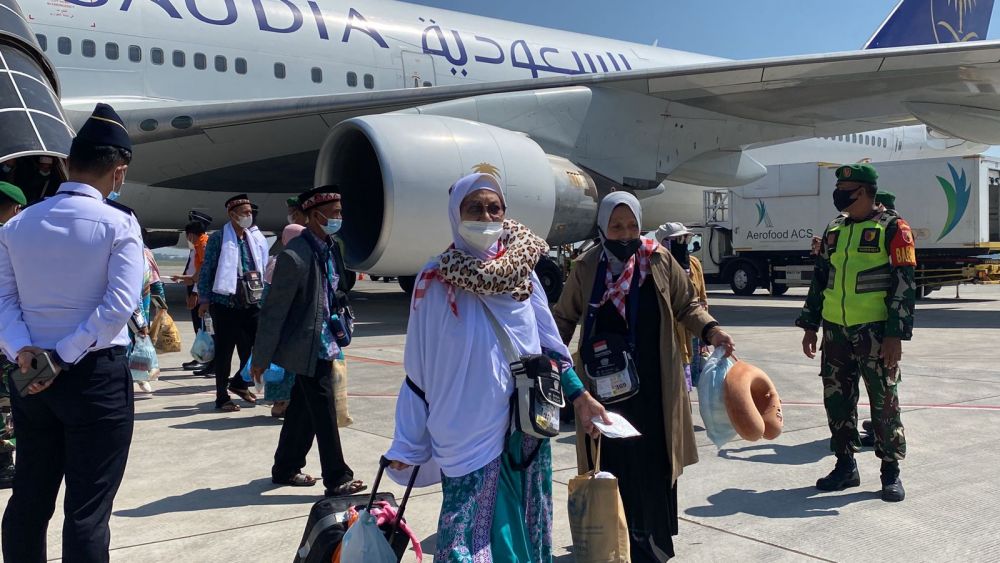 Jemaah haji Indonesia telah sampai di tanah air bandara Juanda Sidoarjo