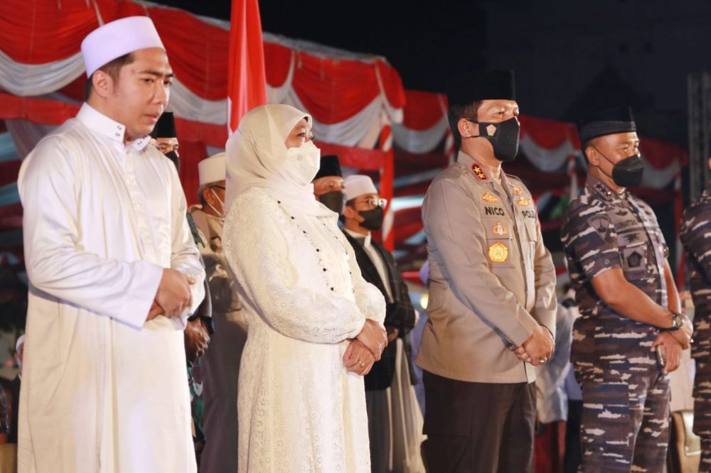 Forkopimda Jatim saat lakukan doa bersama di gedung negara Grahadi Surabaya