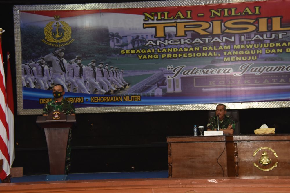 Dirdok Kodiklatal Laksma TNI May Franky Pasuna Sihombing resmikan Bulan Penilaian Trisila TNI AL