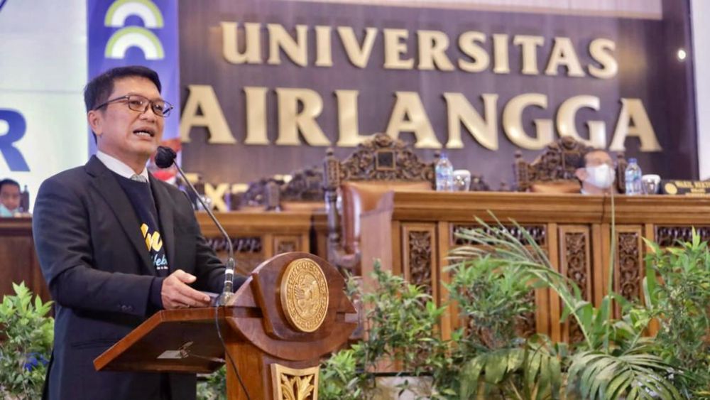 Kapolda Jatim Irjen Pol Dr Nico Afinta saat memberikan pembekalan mahasiswa baru di Unair