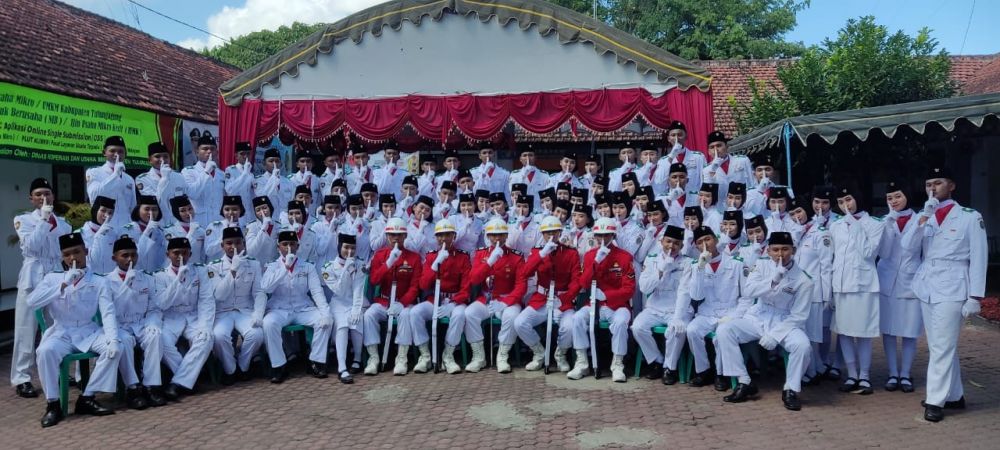 Dalam Rangka HUT RI ke-77, Paskibraka Kec. Ngunut Sukses Kibarkan Bendera