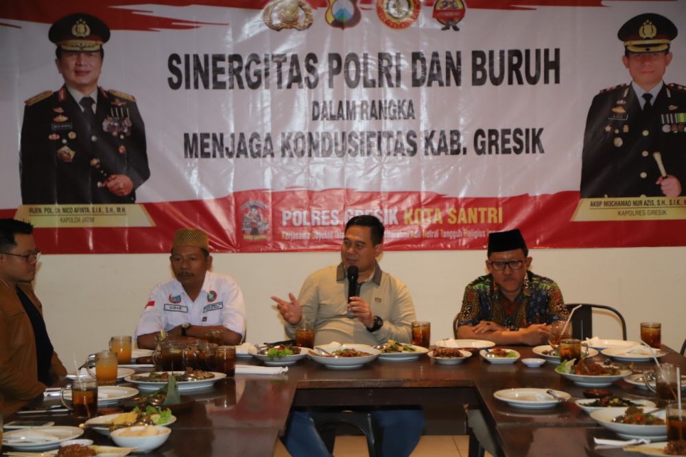 Kapolres Gresik AKBP Mochamad Nur Azis saat gelar silaturahmi dengan buruh