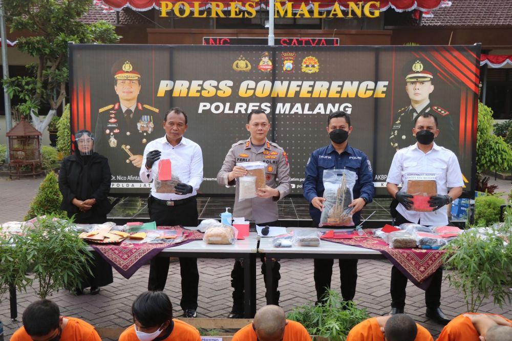 Polres Malang amankan tersangka beserta barang buktinya 