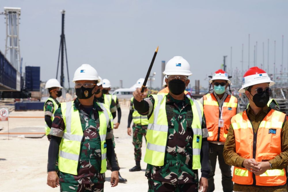 Danrem 084/BJ Brigjen TNI Terry Tresna Purnama saat tinjau lokasi JIIPE Gresik