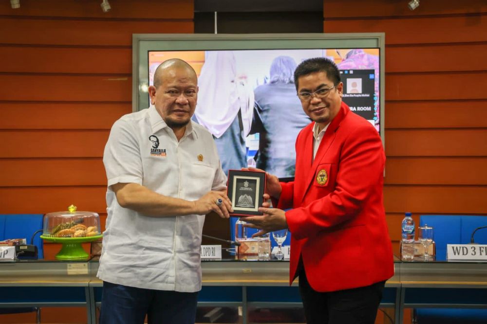 Dekan Fisip Unhas Apresiasi Gagasan LaNyalla Kembali ke UUD 1945 Naskah Asli
