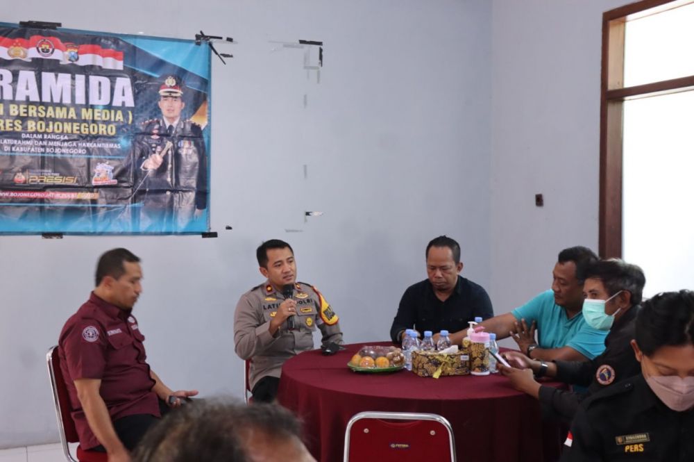 Polres Bojonegoro saat gelar Piramida