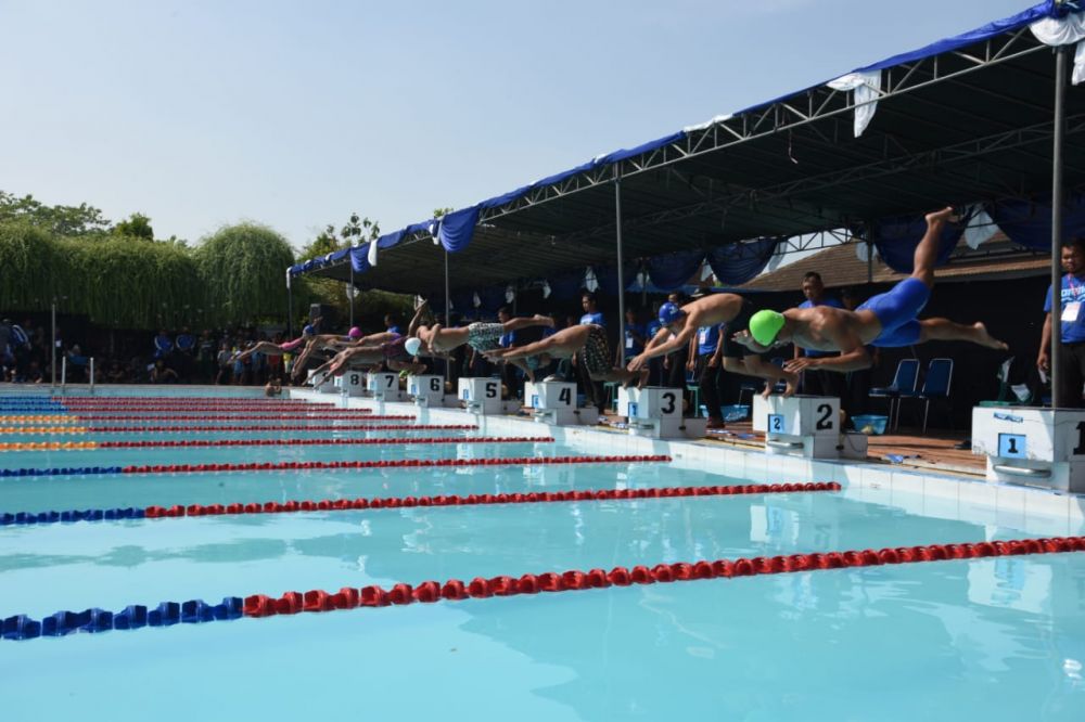 HUT TNI AL ke-77 Kodiklatal gelar lomba renang