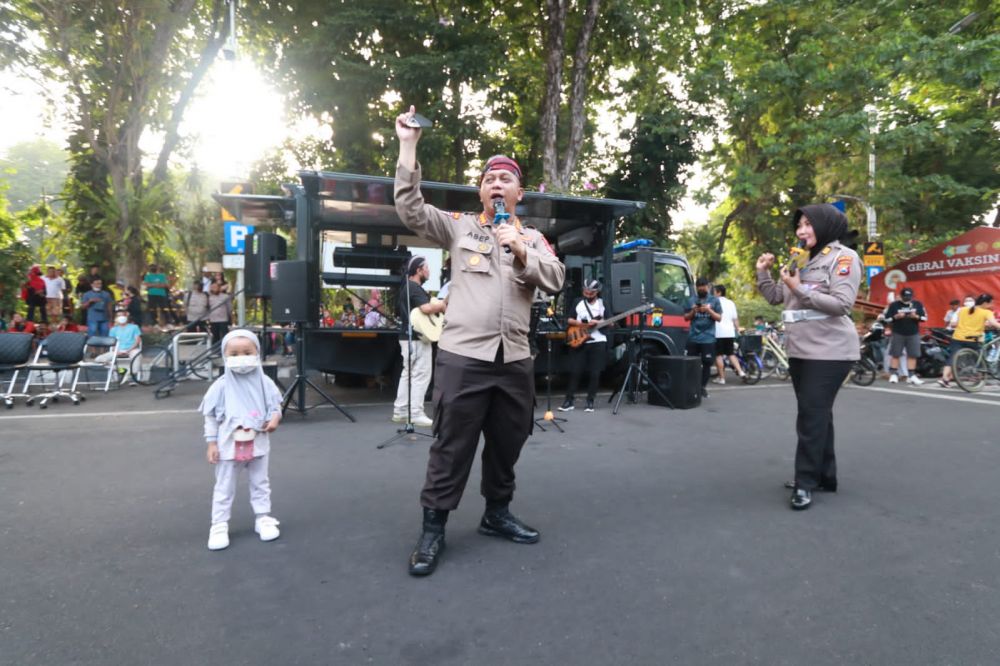 Ditbinmas Polda Jatim Sosialisasi Layanan Kepolisian, Anggrek Semeru Meriahkan CFD