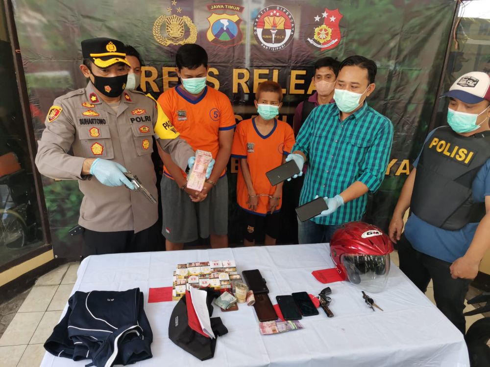 Tersangka perampokan minimarket diamankan Polisi beserta barang buktinya