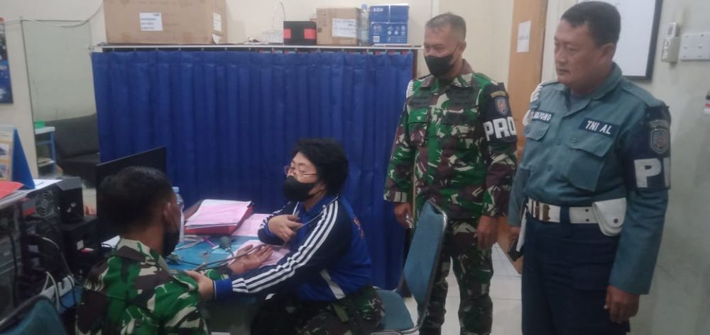 Prajurit Kodiklatal Cek Kesehatan, Laksanakan Urikkes