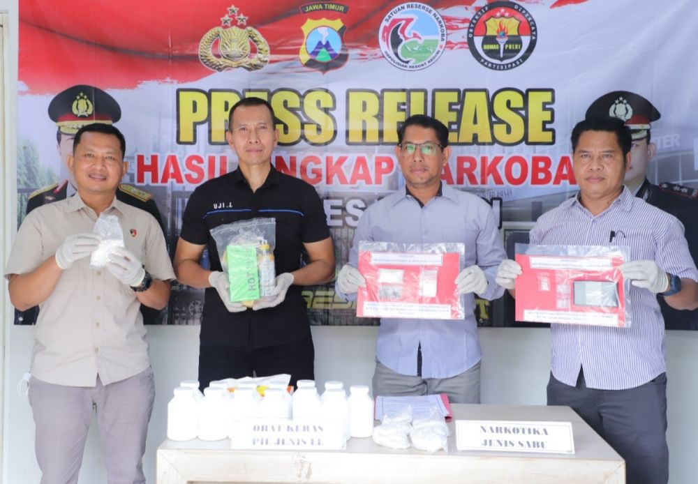 Satresnarkoba Polres Kediri amankan tersangka beserta barang buktinya