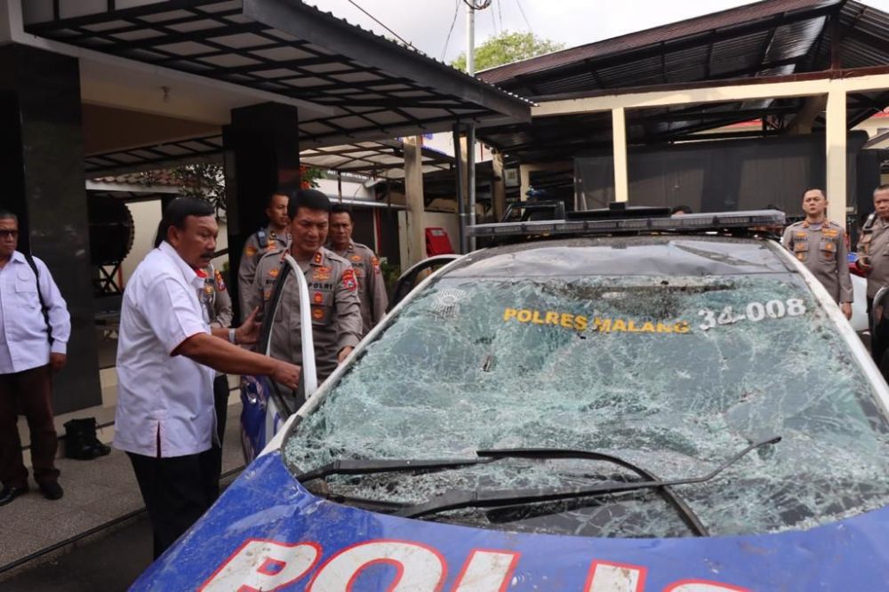 Kapolda Jatim Irjen Pol Dr Nico Afinta saat tinjau unit di tragedi Kanjuruhan