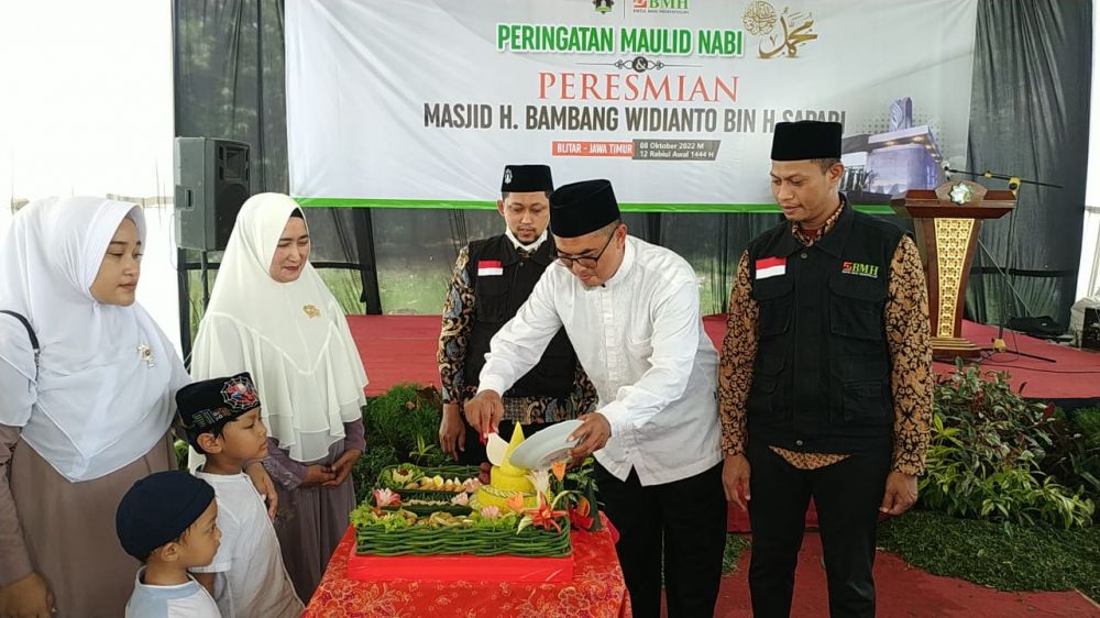 Laznas BMH saat peresmian masjid H. Bambang Widianto