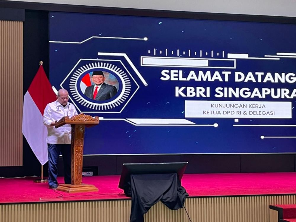 Ketua DPD RI AA LaNyalla Mahmud Mattalitti saat memberikan sambutan