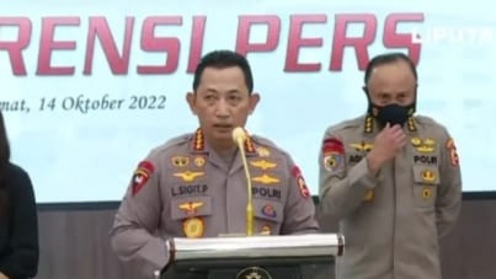 Kapolri Jenderal Listyo Sigit Prabowo saat memberikan keterangan