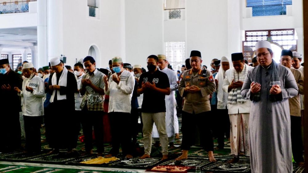 Polda Jatim beserta jajaran lakukan doa bersama lintas agama untuk korban Kanjuruhan