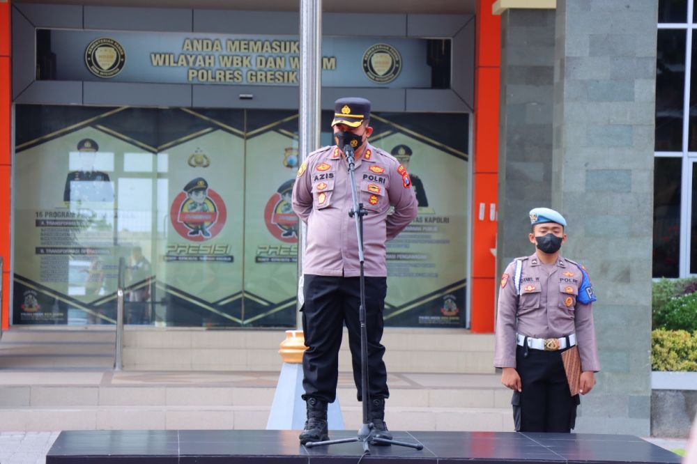 Kapolres Gresik AKBP Mochamad Nur Azis saat pimpin Apel pagi