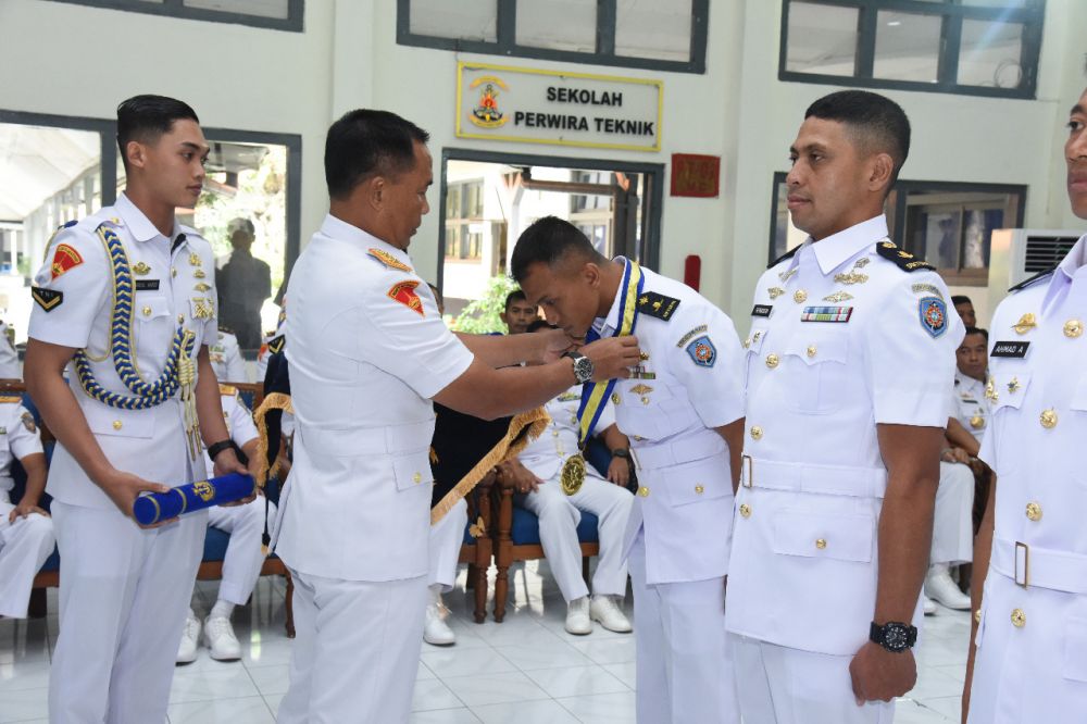 Dankodiklatal Pimpin Penutupan Pendidikan Siswa Diktukpa Angkatan LII dan Diktukpakat Angkatan ll TA 2022