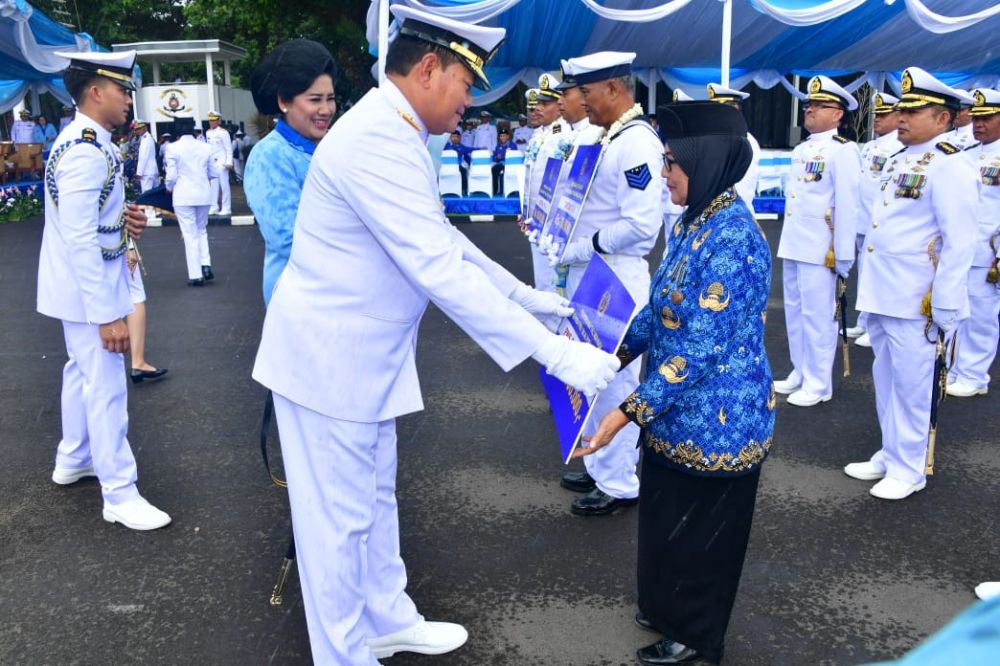 Kasal Pimpin Upacara Wisuda Purna Bakti Prajurit dan PNS TNI AL 2022