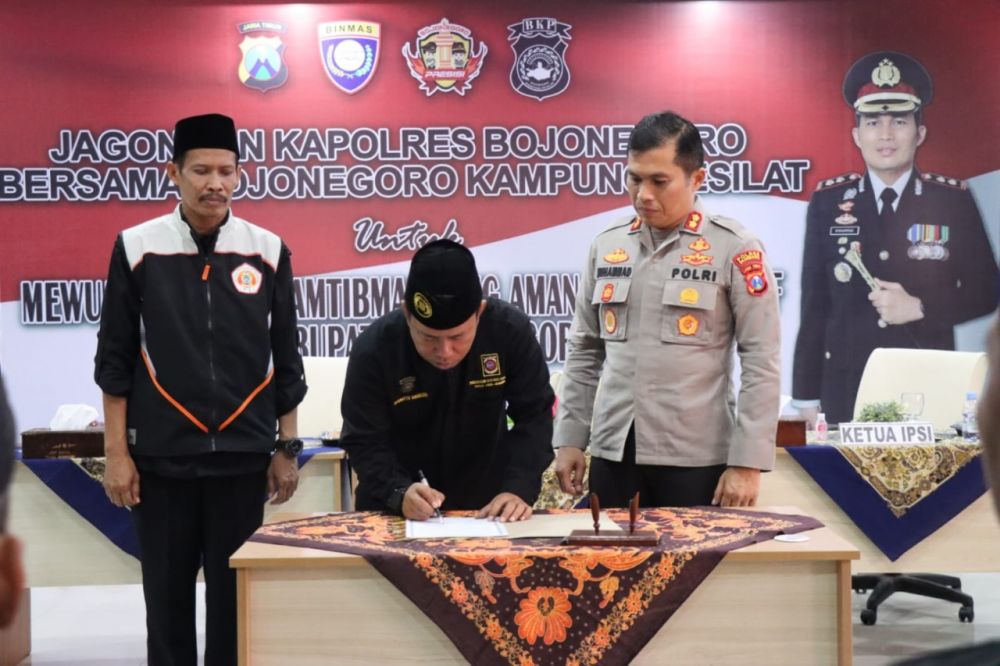 Kapolres Bojonegoro AKBP Muhammad saat gelar jagongan Kamtibmas