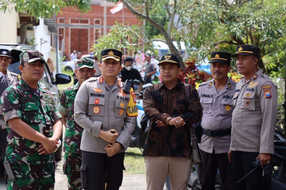 Kapolres Bojonegoro AKBP Muhammad bersama stakeholder lakukan penjagaan Pilkades Serentak
