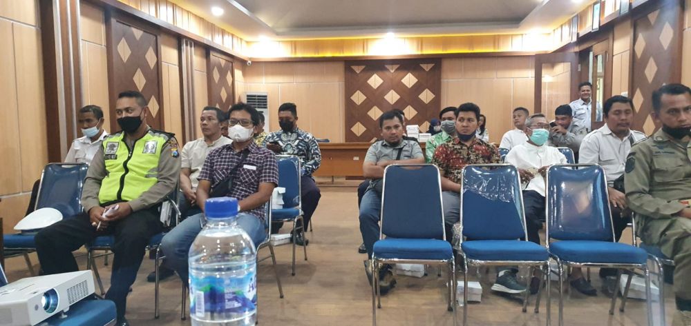 FGD di maksud untuk sama-sama saling menyadari lalu lintas saat parkir tepi jalan