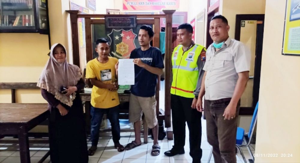 Para pedagang kaki 5 sepakat berdamai di kantor Polisi