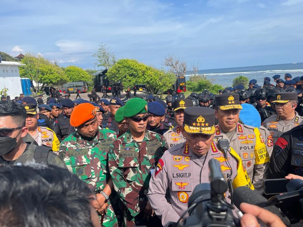 Kapolri Jenderal Listyo Sigit Prabowo saat memberikan keterangan