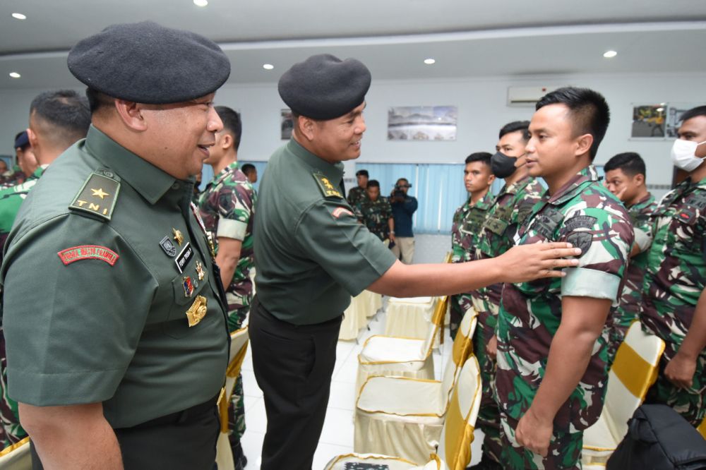 Kabadiklat Kemhan RI Mayjen TNI Tandyo Budi R saat kunjungi Pusdikbanmin